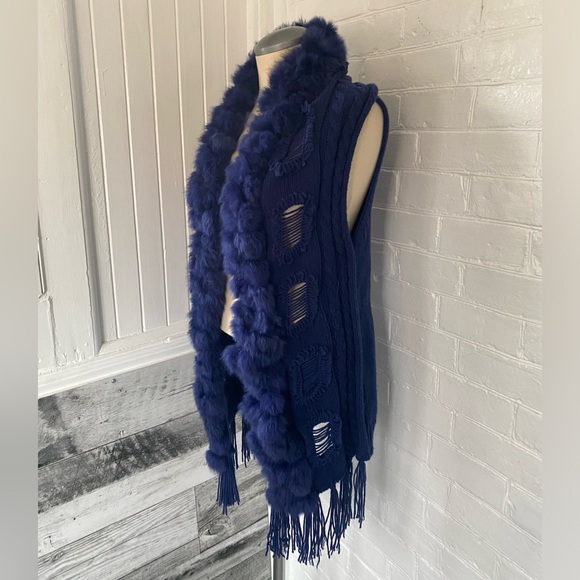 Rabbit fur knit vest - Picture 2 of 7